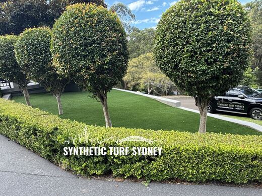 Manicured lawn and clipped hedges, laid in Collaroy 40mm synthetic turf