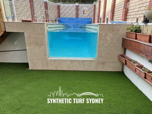 Lawn above plunge pool, laid in Collaroy 40mm synthetic turf