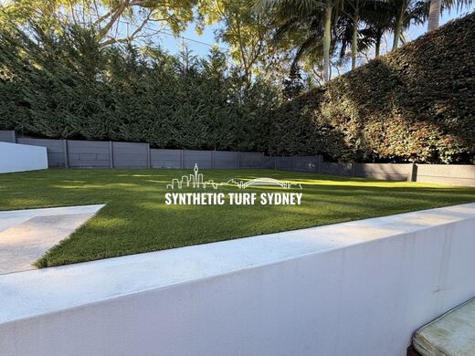 Level lawn above a rendered wall, laid in Collaroy 40mm synthetic turf