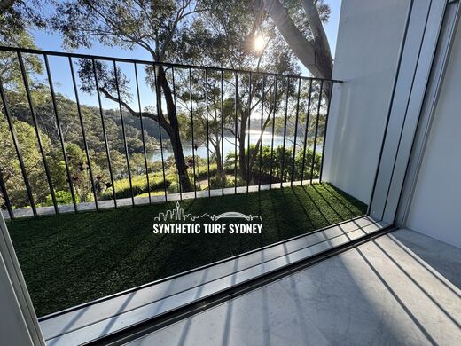 Balcony lawn above a bush valley, laid in Collaroy 40mm synthetic turf