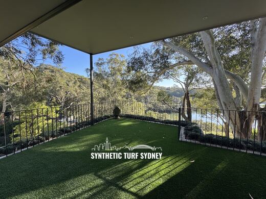 Balcony lawn above a bush valley, laid in Collaroy 40mm synthetic turf