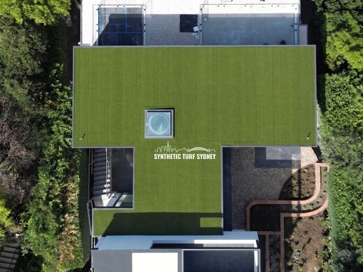 Synthetic turf installations: balconies & rooftops