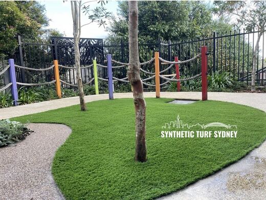 Play lawn around a tree with rope posts, laid in Collaroy 40mm synthetic turf