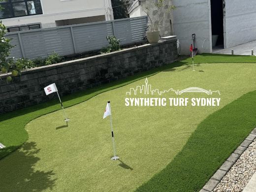 Synthetic putting green installation