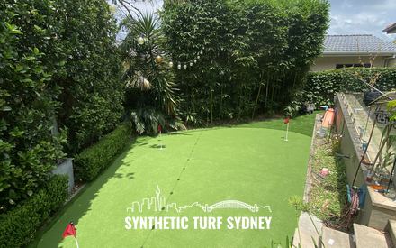 Multi-hole putting green, laid in STS Putting Turf synthetic turf