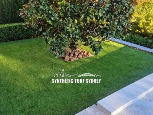 Lawn wrapping a raised garden bed, laid in Collaroy 40mm synthetic turf